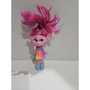 DreamWorks Trolls Poppy Doll Rainbow Dress Pink Hair 8" Figure